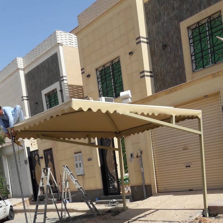 مظلات خارجية للسيارات