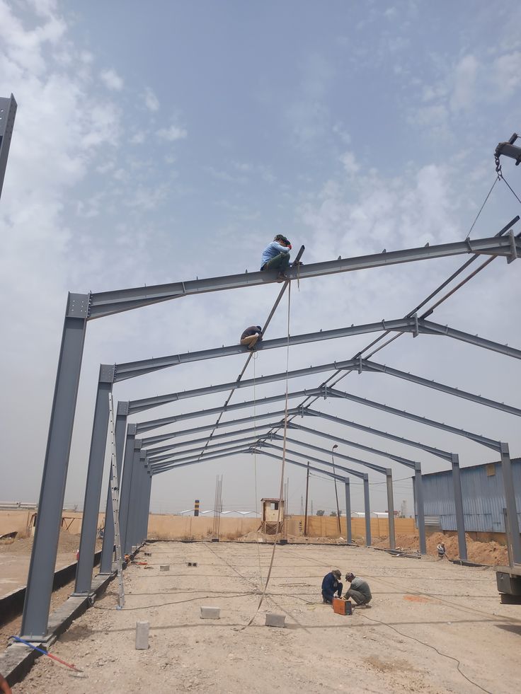 تنفيذ هناجر تجارية وصناعية بمواصفات هندسية عالية