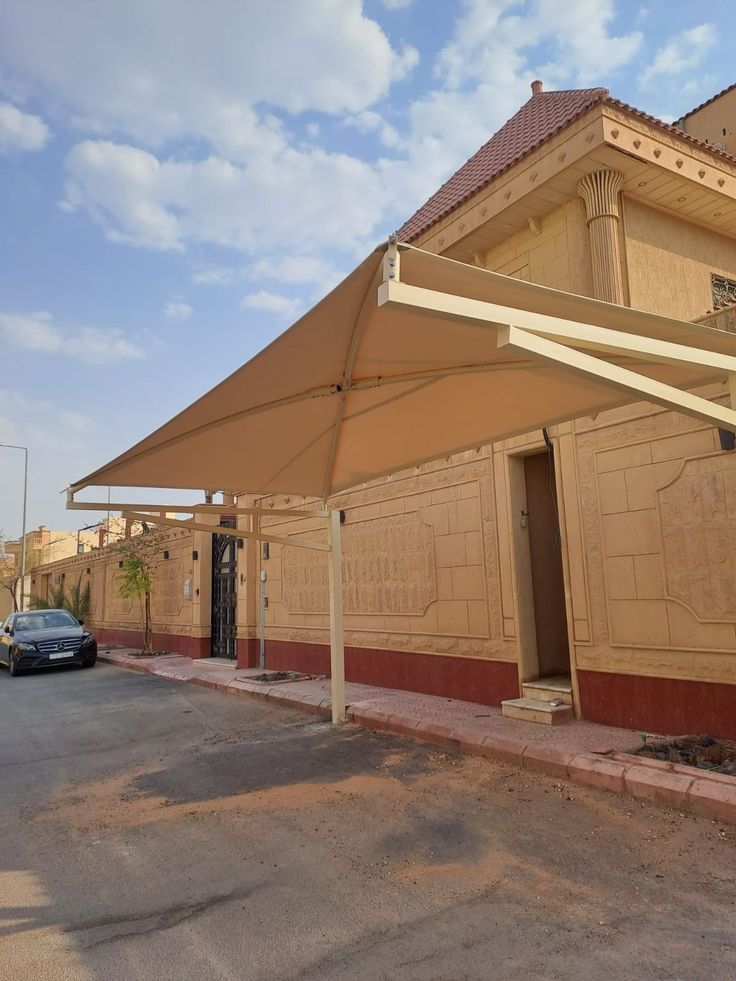 مظلات حماية للسيارات من الحرارة
